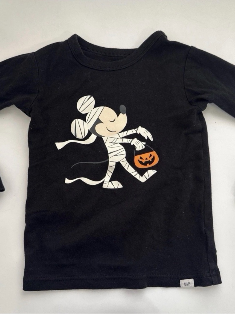 GAP Kids Black Mickey Mummy Halloween Tee shirt
